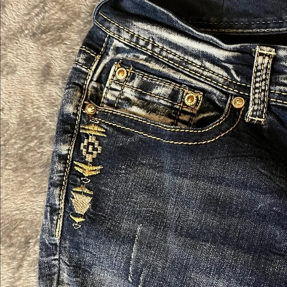 Ariya Distressed Blue Jeans WithSequins and Designs. Size 15/16 - Picture 4 of 10